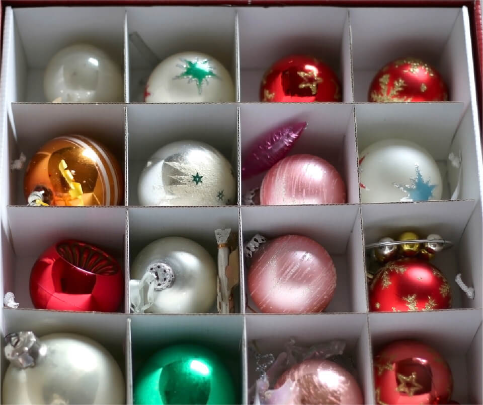 deck-the-halls-safely-cleaning-tips-for-putting-up-and-taking-down-decorations